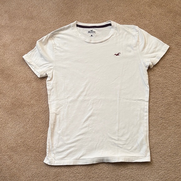Hollister Men's Cream Short Sleeve Tee - Picture 1 of 1
